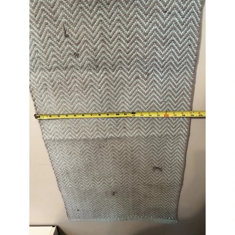 Room Essentials Blue Chevron Pattern Woven Accent Rug White 32.5x19in